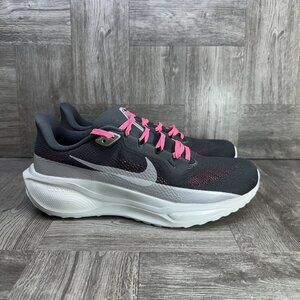 Nike Women's Athletic Shoes - Black, Pink, White